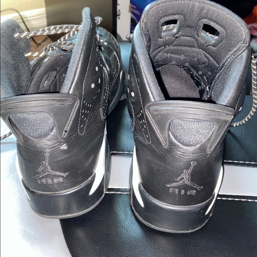 Jordan 6 black cat